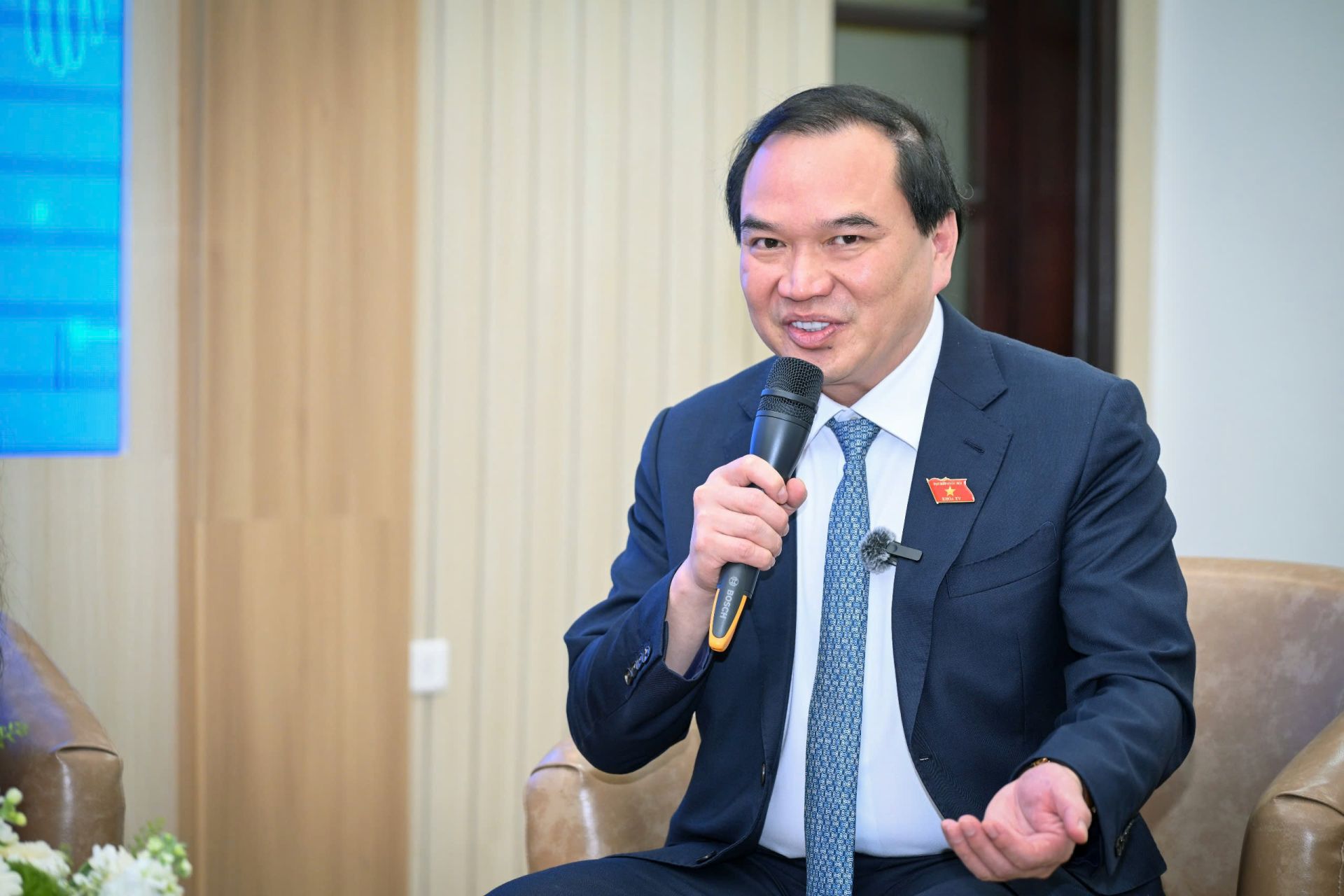 PGS.TS.BS Nguyễn Công Hoàng phát biểu trong tọa đàm